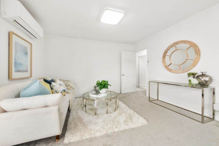 Photo of property in 76 Gallony Avenue, Massey, Auckland, 0614