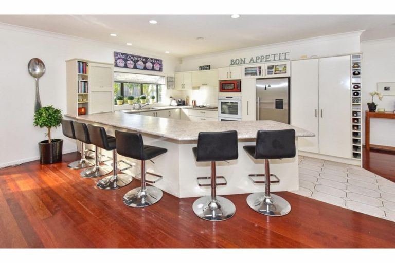 Photo of property in 21 Del Mar Court, Shamrock Park, Auckland, 2016