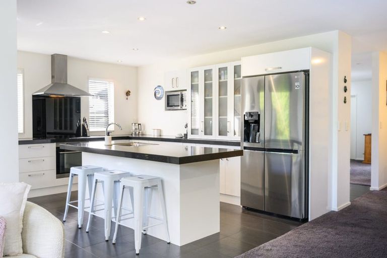 Photo of property in 24 Liberty Grove, Kelvin Grove, Palmerston North, 4414