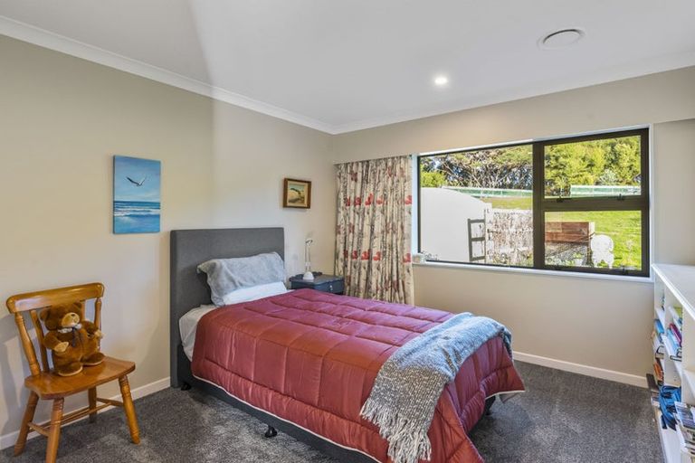 Photo of property in 8 Jacks Bush Road, Waikanae, 5391