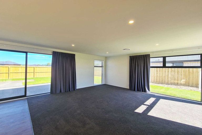 Photo of property in 51 Hilton Drive, Amberley, 7410