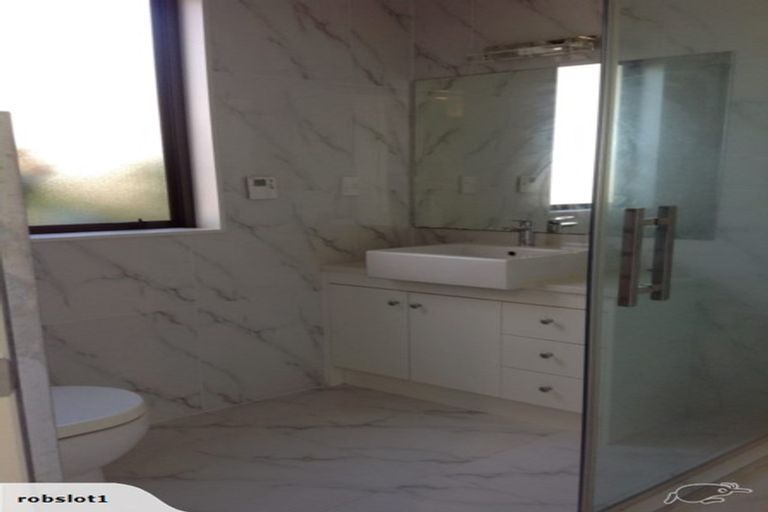 Photo of property in 43 Harrowglen Drive, Northcross, Auckland, 0630