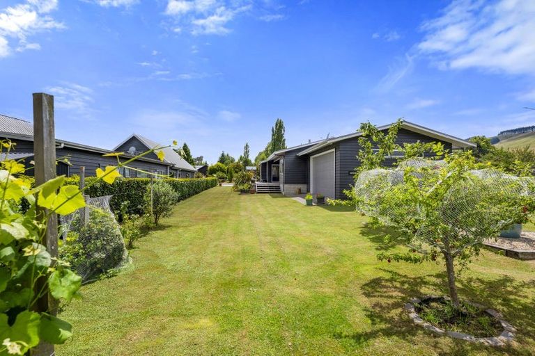 Photo of property in 1 Seagers Close, Kinloch, Taupo, 3377