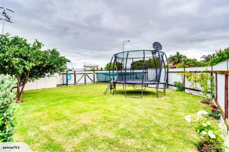 Photo of property in 1 Fife Crescent, Tamatea, Napier, 4112