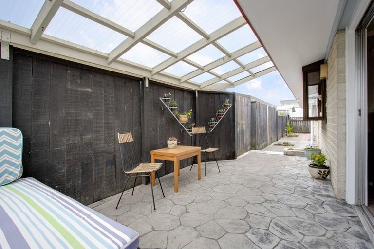 Photo of property in 129 Gloucester Street, Taradale, Napier, 4112