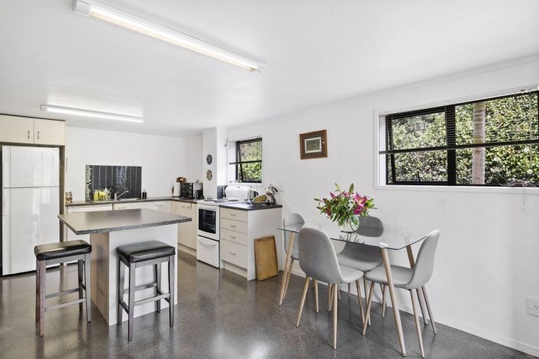 Photo of property in 1/1 Tallington Crescent, Torbay, Auckland, 0630