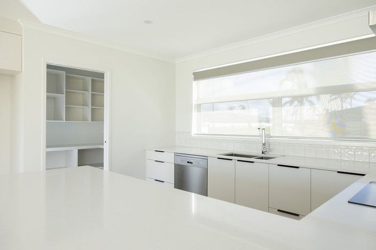 Photo of property in 2 Entelea Close, Papamoa Beach, Papamoa, 3118