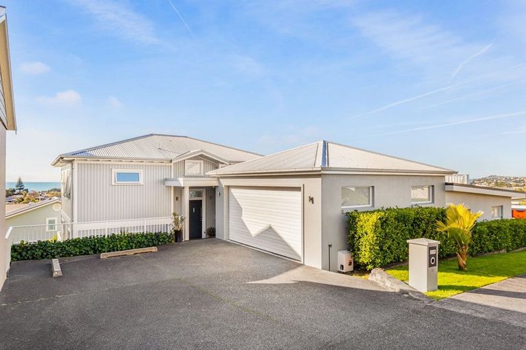Photo of property in 18 Panorama Heights, Orewa, 0931