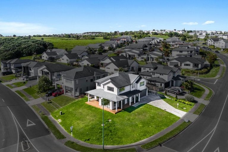 Photo of property in 1 Parkview Drive, Gulf Harbour, Whangaparaoa, 0930