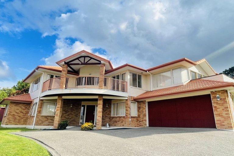 Photo of property in 10 Bonnard Place, West Harbour, Auckland, 0618
