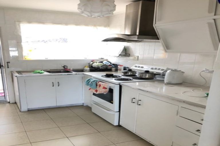 Photo of property in 2/1 Roseburn Place, Pakuranga, Auckland, 2010