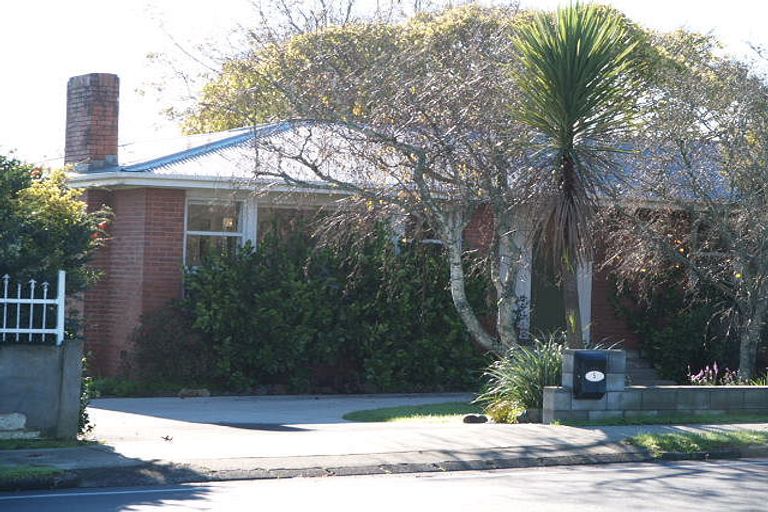 Photo of property in 5 Buckland Road, Mangere East, Auckland, 2024