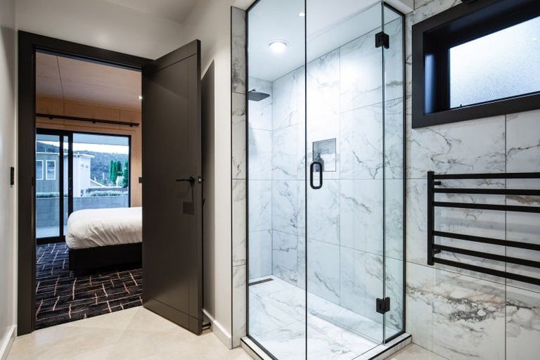 Photo of property in 2 Whaitere Place, Waikawa, Picton, 7220