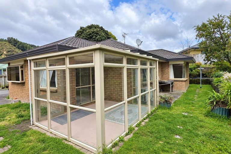 Photo of property in 18 Villa Grove, Paraparaumu, 5032