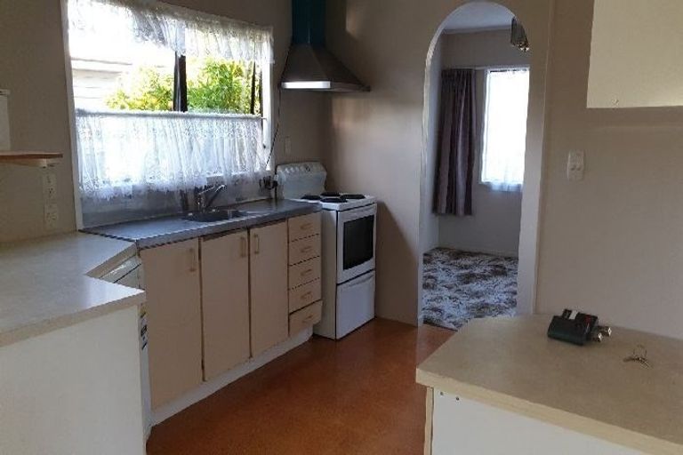 Photo of property in 17 Meadowood Drive, Unsworth Heights, Auckland, 0632