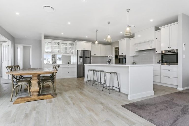 Photo of property in 129 Saint Kilda Road, Cambridge, 3434