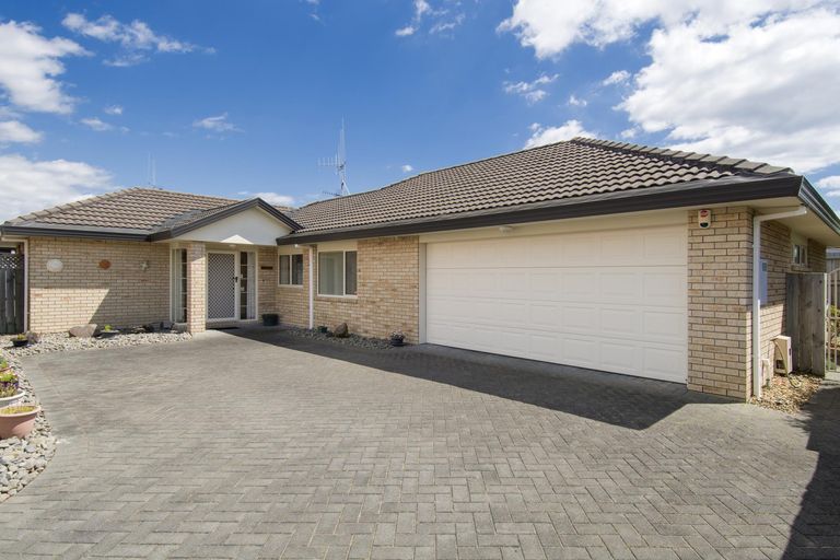 Photo of property in 60 Beachwater Drive, Papamoa Beach, Papamoa, 3118