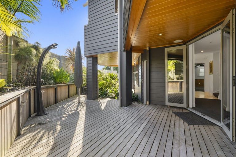 Photo of property in 15 Ngarata Avenue, Mount Maunganui, 3116