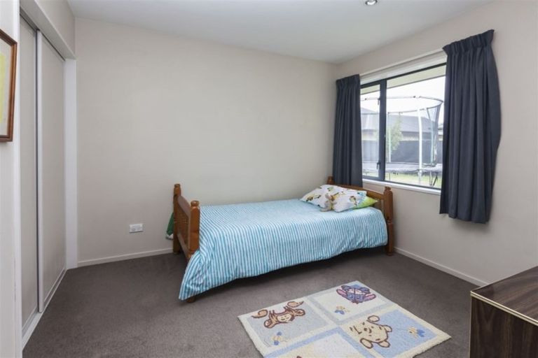 Photo of property in 10 Champagne Avenue, Yaldhurst, Christchurch, 8042