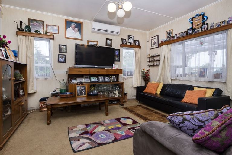 Photo of property in 102 Clevedon Road, Papakura, 2110