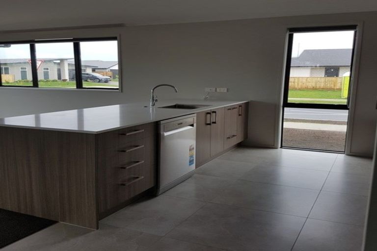 Photo of property in 1 Fontana Street, Papamoa, 3118