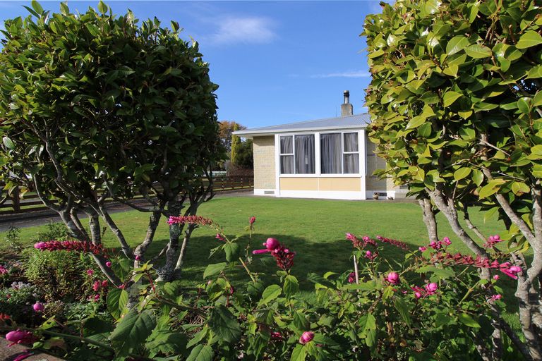 Photo of property in 4 Hughan Place, Carterton, 5713