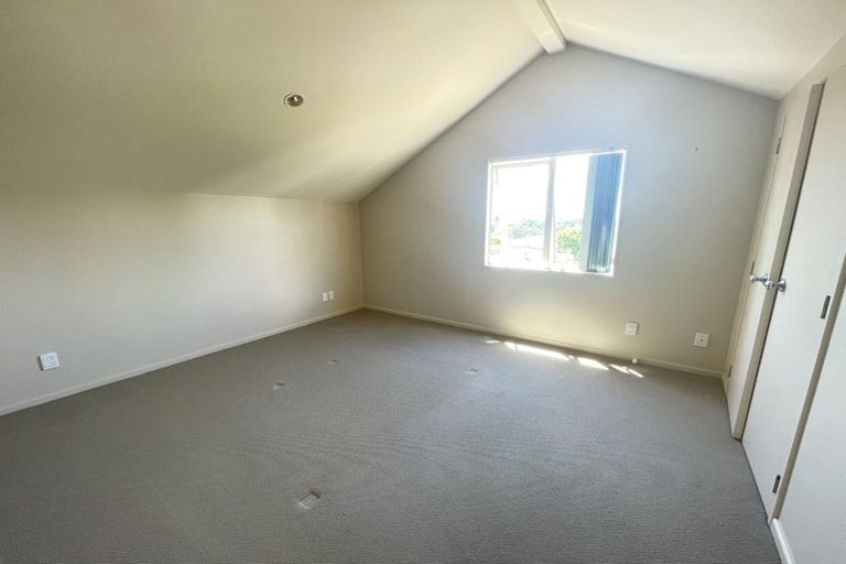 Photo of property in 3/57 Gladstone Road, Northcote, Auckland, 0627