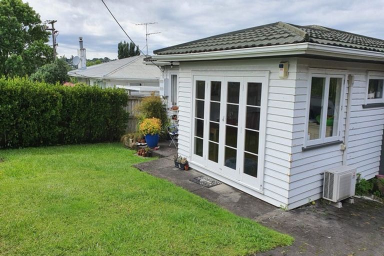 Photo of property in 38 Glengarry Road, Glen Eden, Auckland, 0602