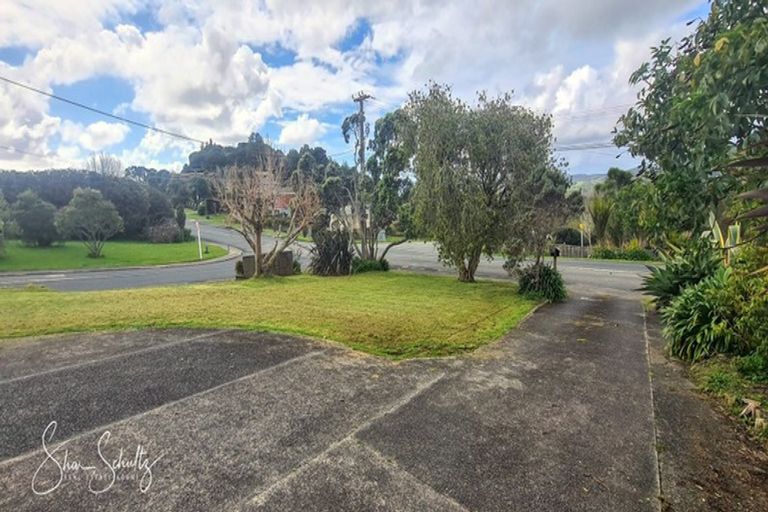 Photo of property in 35 Whaka Street, Maungaturoto, 0520