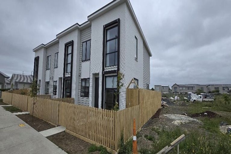 Photo of property in 35 Kapia Drive, Takanini, 2112