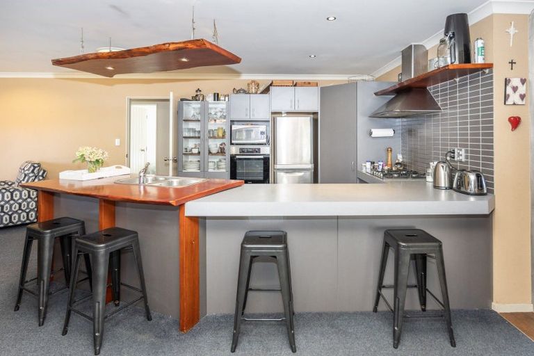 Photo of property in 37 Bramley Drive, Rototuna, Hamilton, 3210