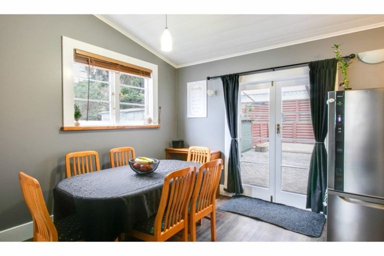Photo of property in 85 Milton Road, Bluff Hill, Napier, 4110