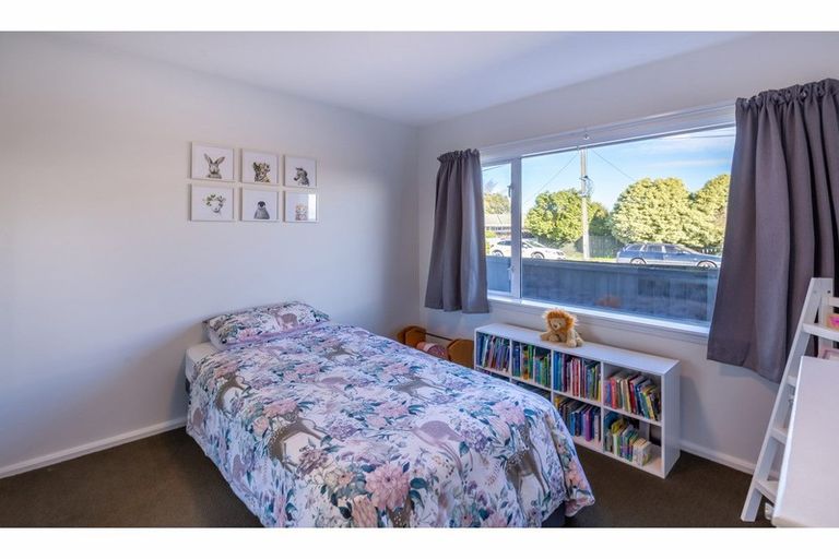 Photo of property in 94 Racecourse Road, Sockburn, Christchurch, 8042