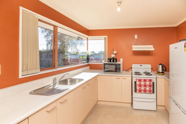 Photo of property in 78a Shortland Street, Wainoni, Christchurch, 8061