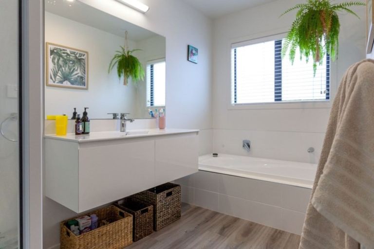 Photo of property in 18 Navigation Drive, Cooks Beach, Whitianga, 3591