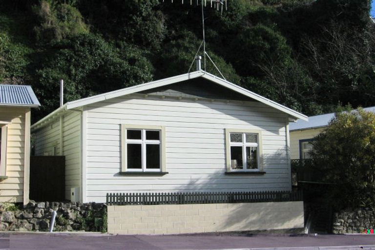 Photo of property in 120 Shakespeare Road, Bluff Hill, Napier, 4110