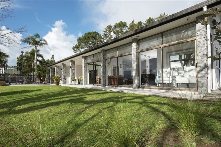 Photo of property in 49 Vaughans Road, Okura, Albany, 0792