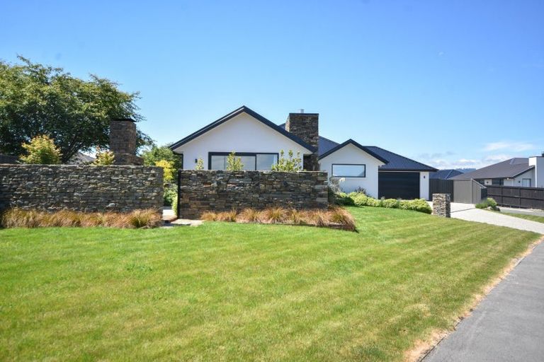 Photo of property in 18 Caledonia Drive, Mosgiel, 9024