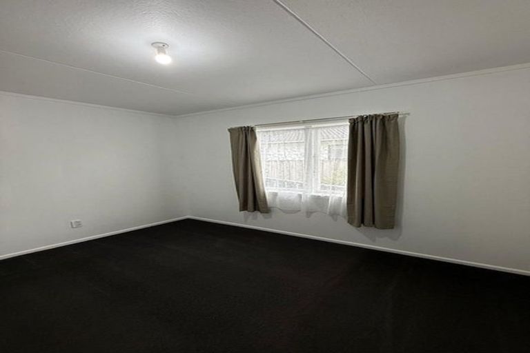 Photo of property in 9 Edwin Freeman Place, Ranui, Auckland, 0612