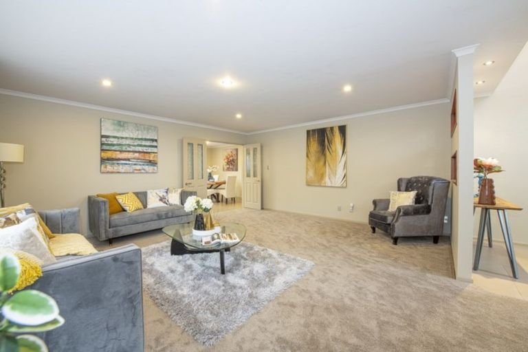 Photo of property in 100 Wayne Francis Drive, Flat Bush, Auckland, 2016