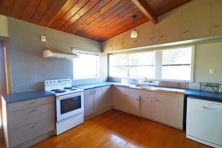 Photo of property in 18 Helena Road, Hillcrest, Hamilton, 3216