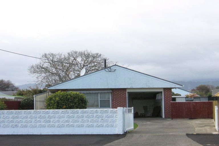 Photo of property in 70 Weraroa Road, Levin, 5510