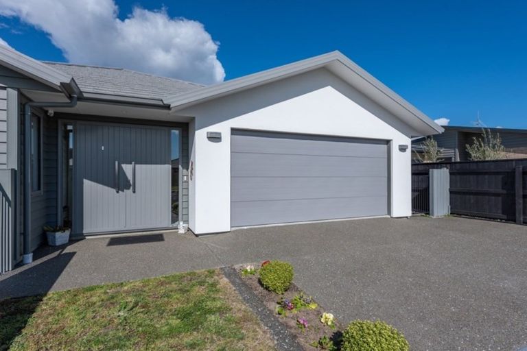 Photo of property in 6 Christow Court, Paraparaumu, 5032