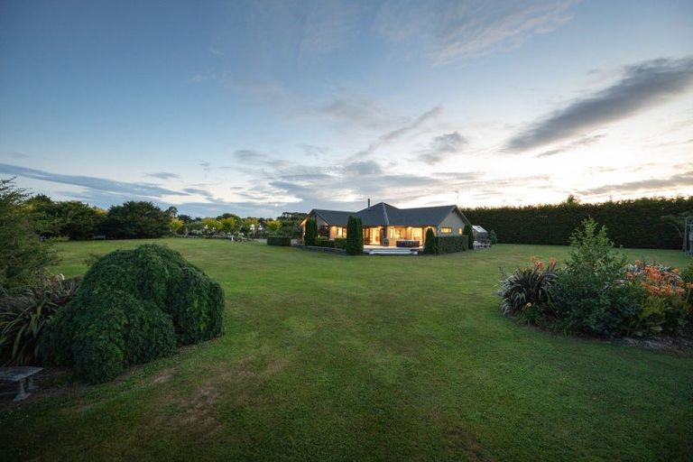 Photo of property in 7 Dobsons Lane, Kelvin Grove, Palmerston North, 4470