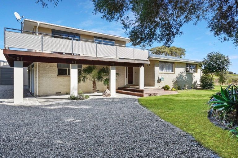 Photo of property in 9 Tirimoana Place, Te Awanga, 4102