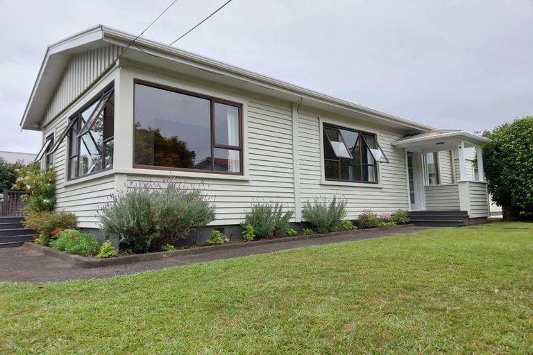 Photo of property in 13 Stoke Street, Westown, New Plymouth, 4310