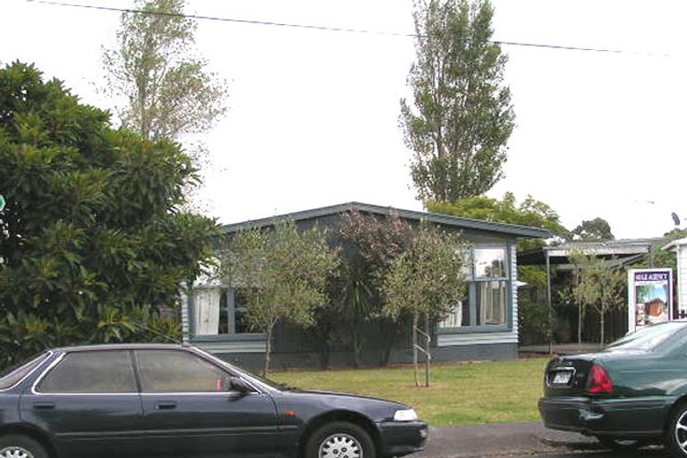 Photo of property in 2/75 Bond Crescent, Forrest Hill, Auckland, 0620