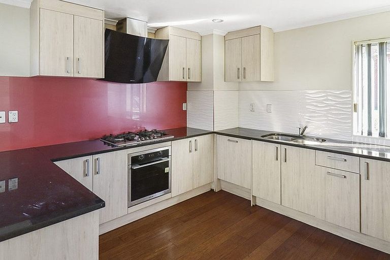 Photo of property in 5 Whekau Drive, Takanini, 2112