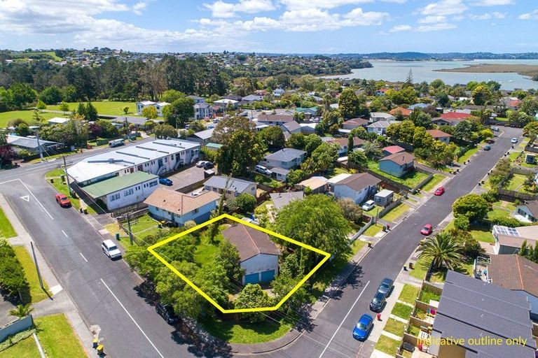 Photo of property in 8 Spargo Road, Massey, Auckland, 0614