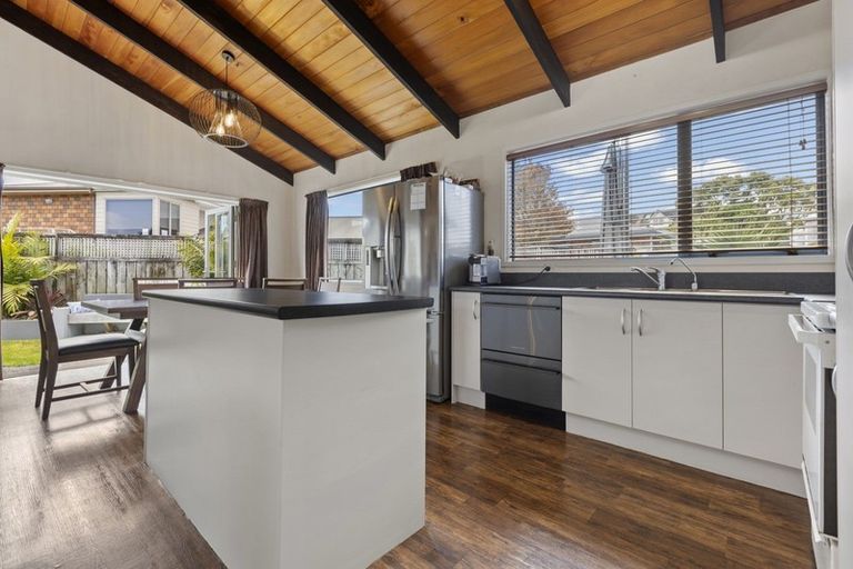 Photo of property in 10 Bandon Grove, Bell Block, New Plymouth, 4312